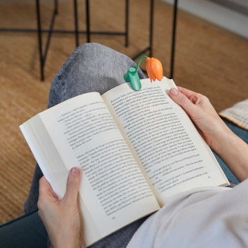 Book Light Tulip Orange