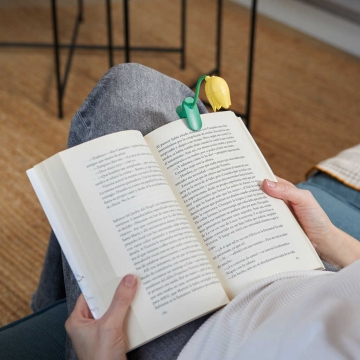 Book Light Tulip Yellow